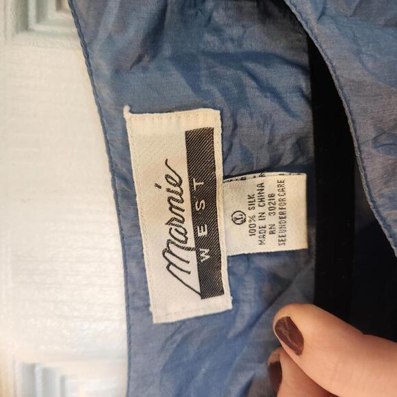 Marnie West Vintage 100% Silk Embroidered Blouse- Jean Blue- Size Large Western - Picture 2 of 8